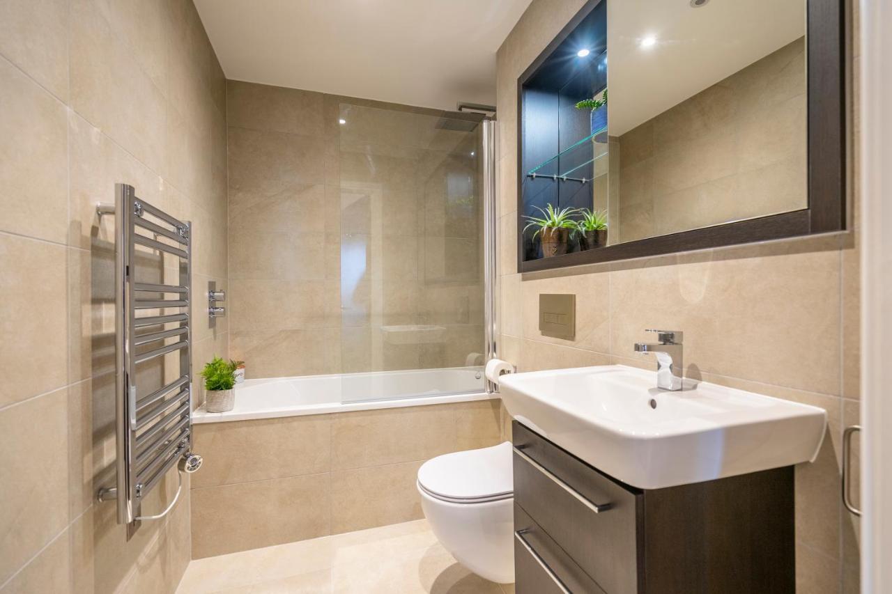 Out Of Office @ Ryedale House Apartment York Exterior photo